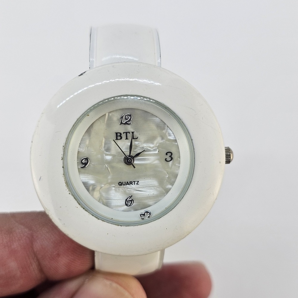 BTL Women's Analog Watch 38MM Cream Dial White Metal Bands 5" NEW Battery